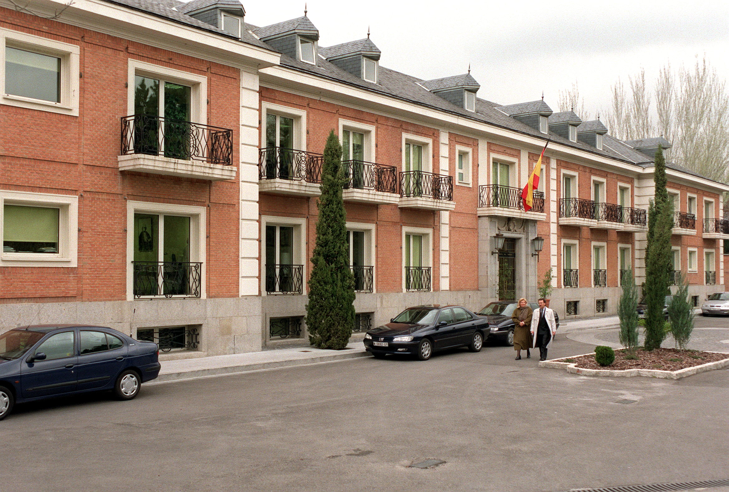 El complejo residencial del presidente del Gobierno de España se destaca como una propiedad de alto valor, sin tener en cuenta su significado histórico y cultural. Foto: Envato