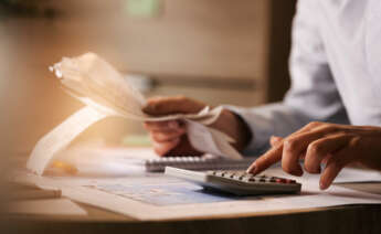Los bancos suelen requerir unos ahorros para afrontar el 20% que no cubren las hipotecas