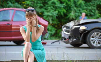 Señalizar adecuadamente las maniobras evita accidentes y sanciones durante la circulación. Foto: Envato