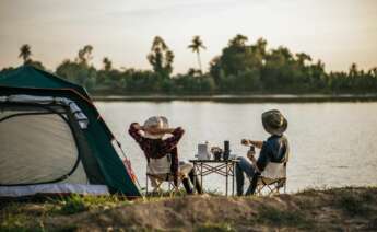 La acampada es una de las opciones para viajar que coge más fuerza. Foto: Freepik.