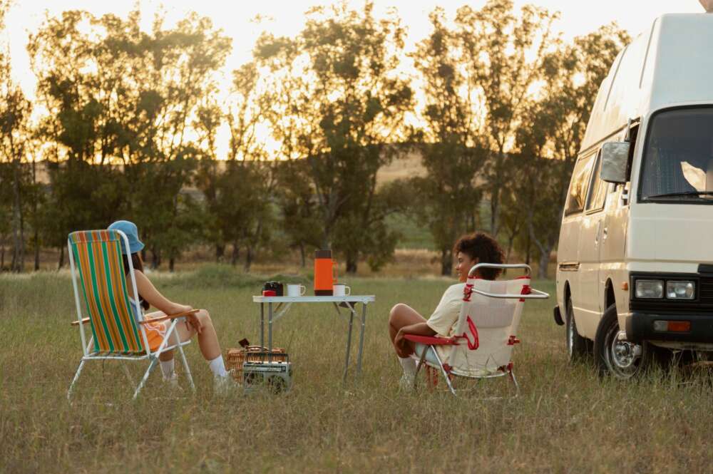 Cada vez son más las personas que optan por la autocaravana en sus vacaciones. Fotol: Freepik.