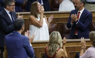 MADRID, 17/08/2023.- La diputada balear Francina Armengol muestra su agradecimiento tras ser elegida presidenta de la Cámara Baja en la sesión constitutiva de las Cortes Generales de la XV Legislatura, este jueves en Madrid. EFE/ Chema Moya