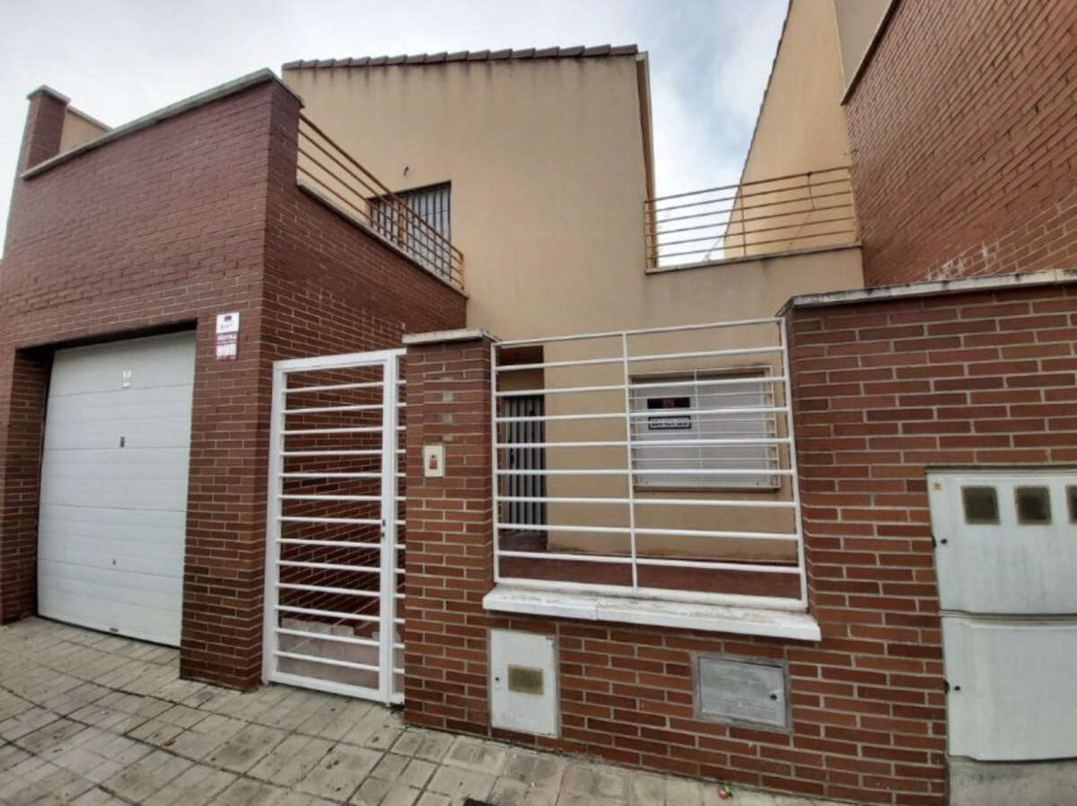 La vivienda de Quintanar de la Orden tiene 145 metros cuadrados de superficie. Foto: Idealista.