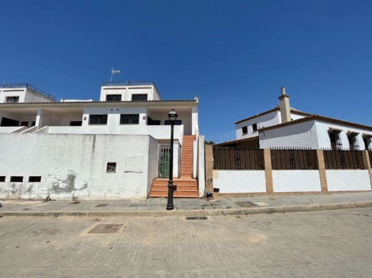 La casa de Villablanca dispone de cuatro habitaciones. Foto: Idealista.