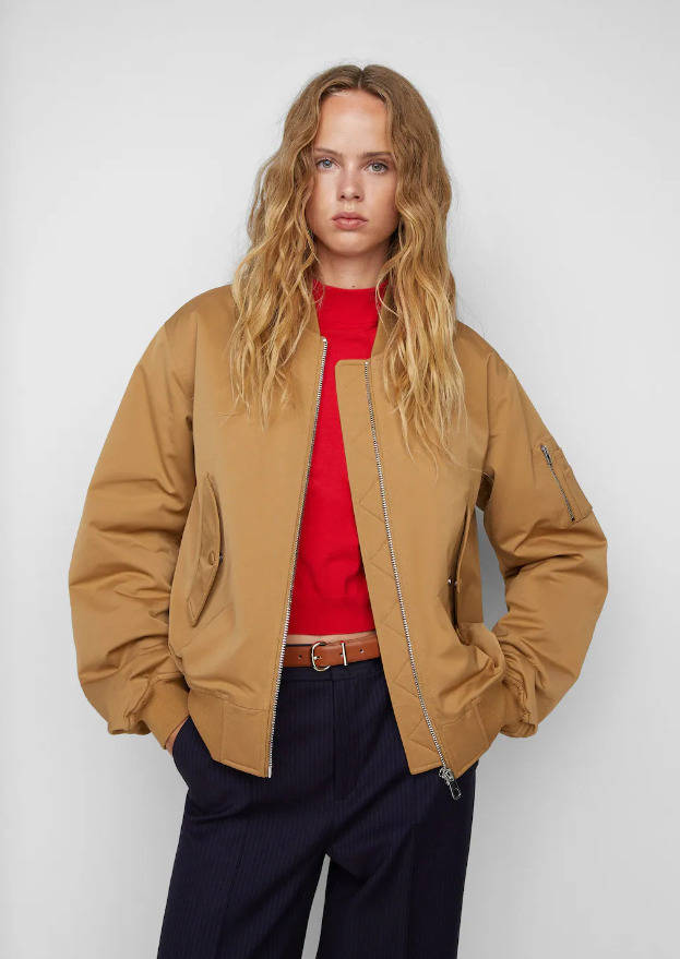 La bomber de Mango en tono camel