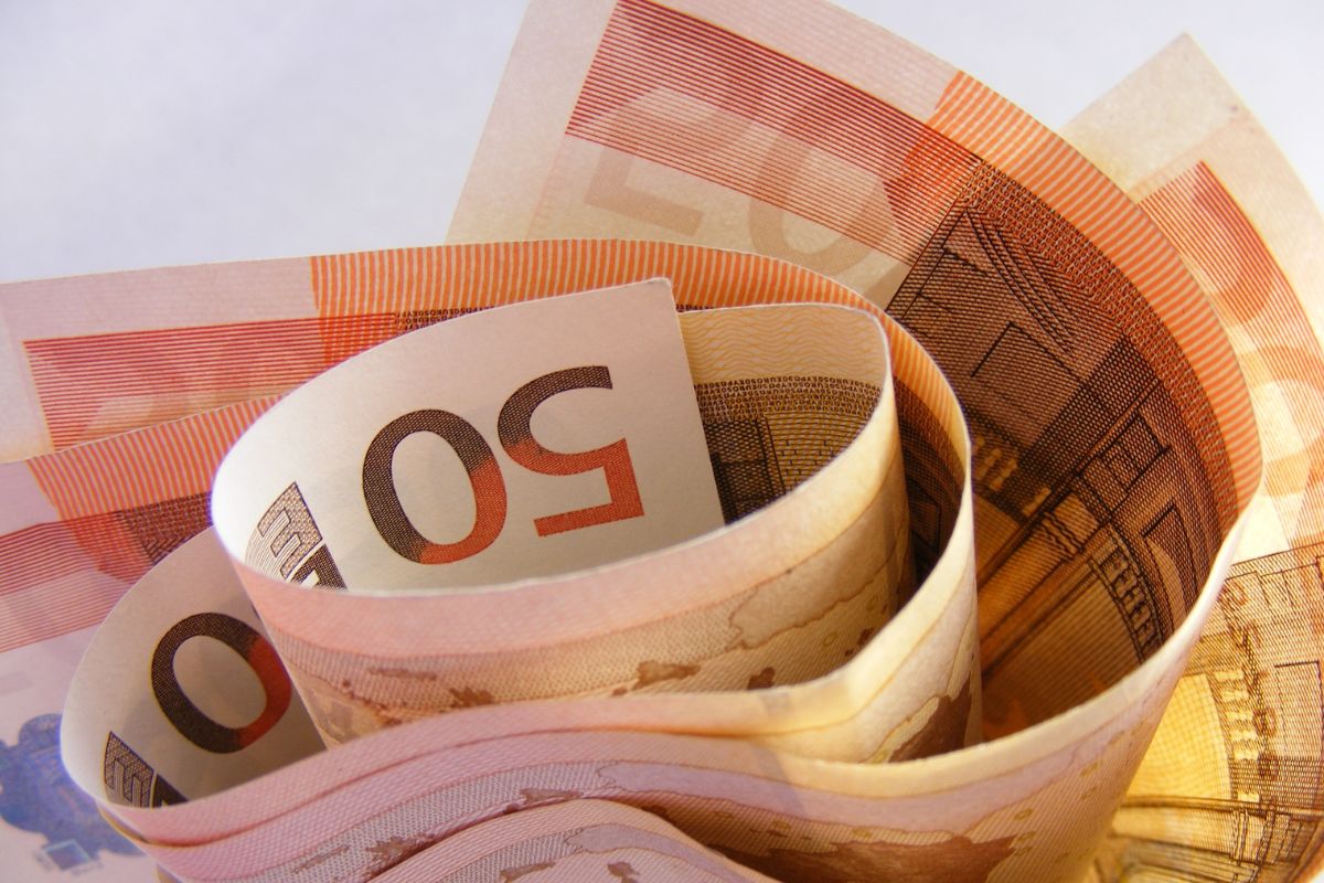 Repsol sortea un millón de euros entre los usuarios de Waylet. Foto: Canva.