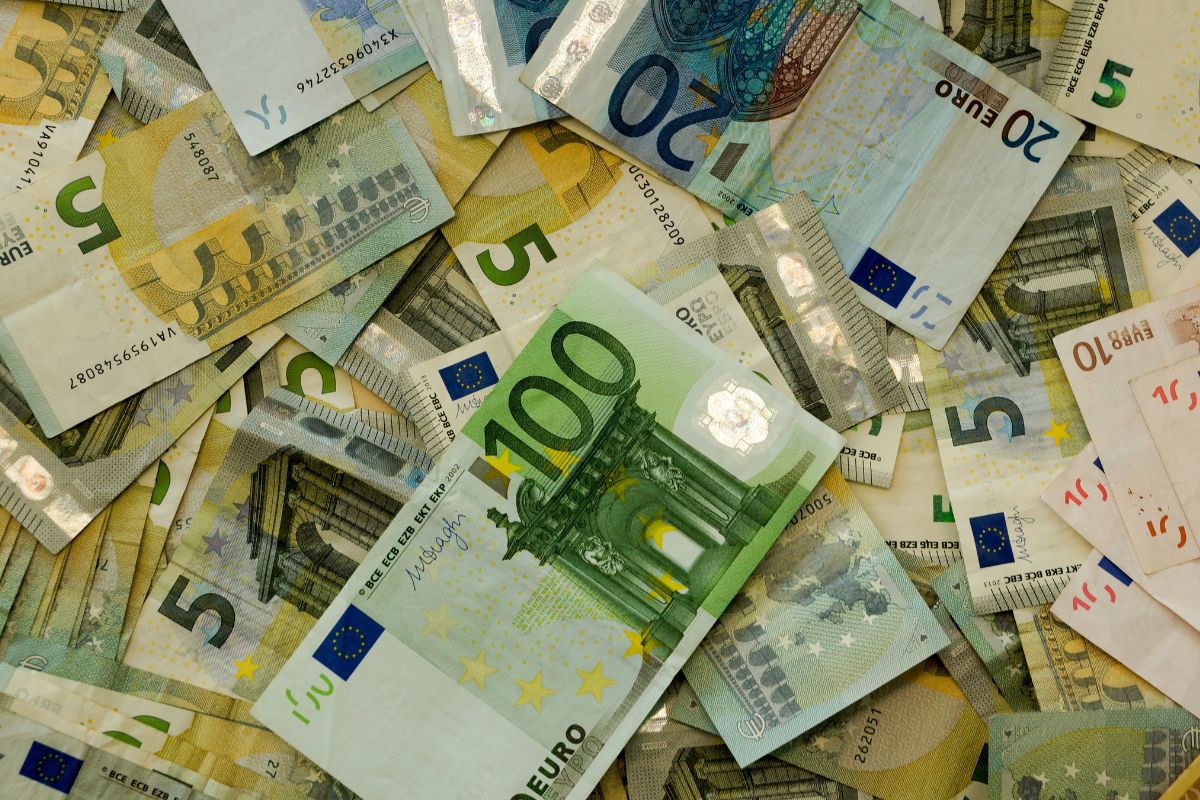 Los clientes pueden participar en un sorteo de cinco abonos de 1.000 euros. Foto: Canva.