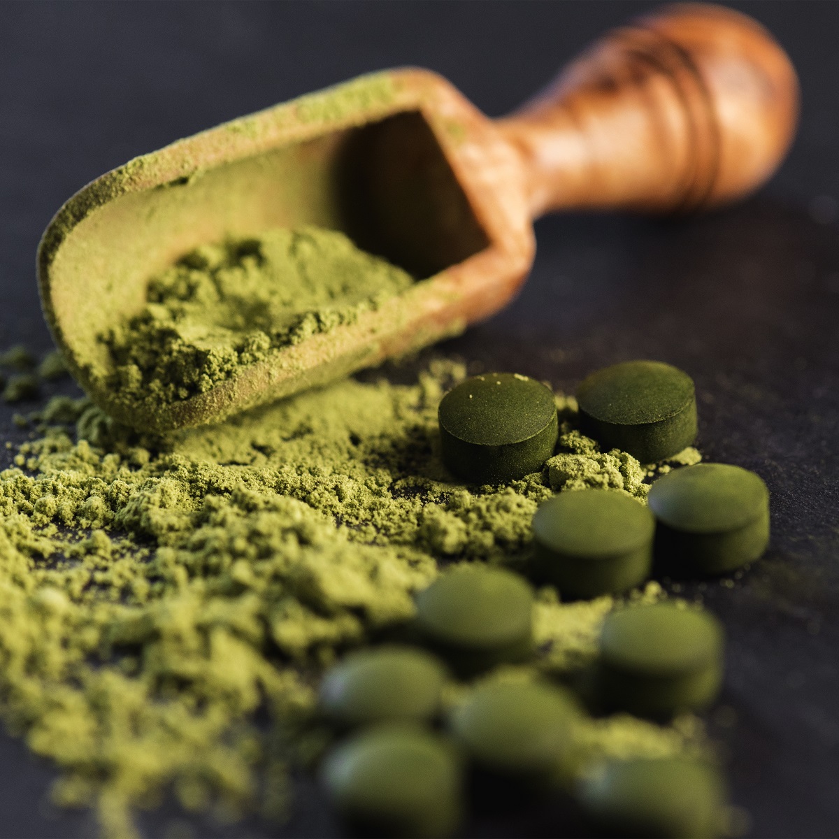 Espirulina orgánica en polvo y tabletas