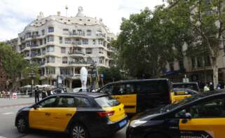 Taxis en Barcelona. Foto Toni Albir - EFE