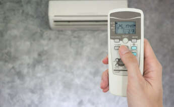 La temperatura del aire acondicionado debe oscilar entre los 23 y 26 grados Celsius. Foto: Envato