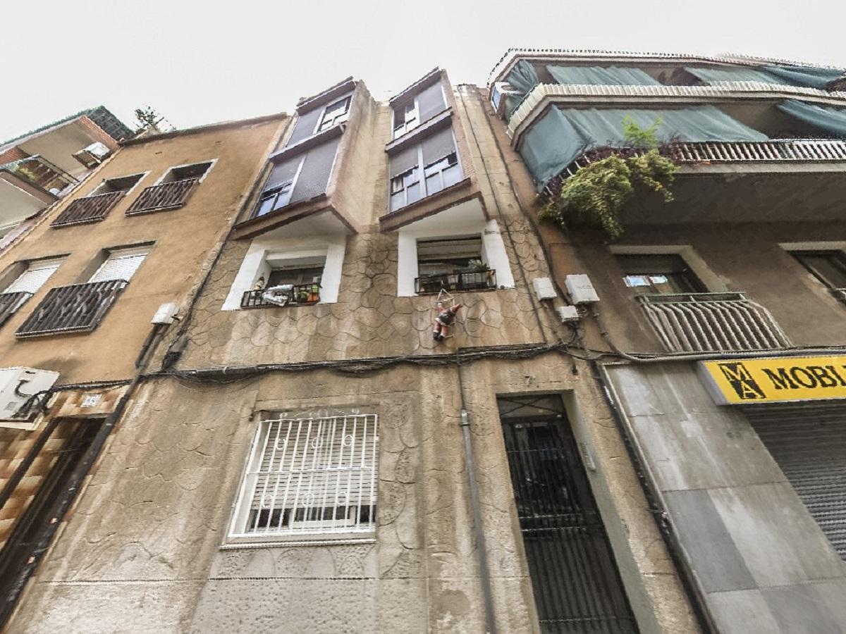 La propiedad situada en la zona de Nou Barris se vende por 78.000 euros. Foto: Sareb.