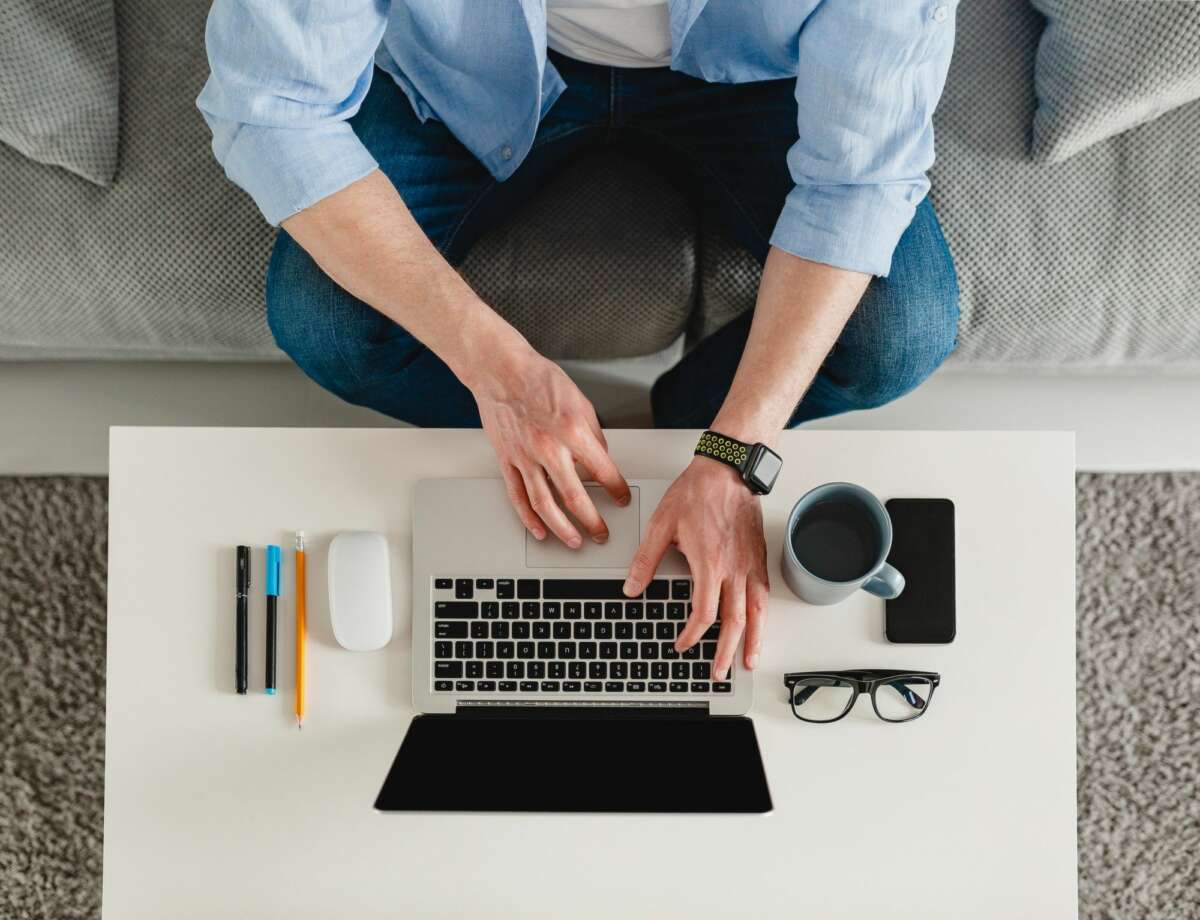Pueden optar a la subvención quienes contraten, alarguen la jornada laboral o renueven el contrato de un parado. Foto: Freepik.
