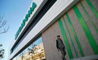 Fachada exterior de un establecimiento de Mercadona