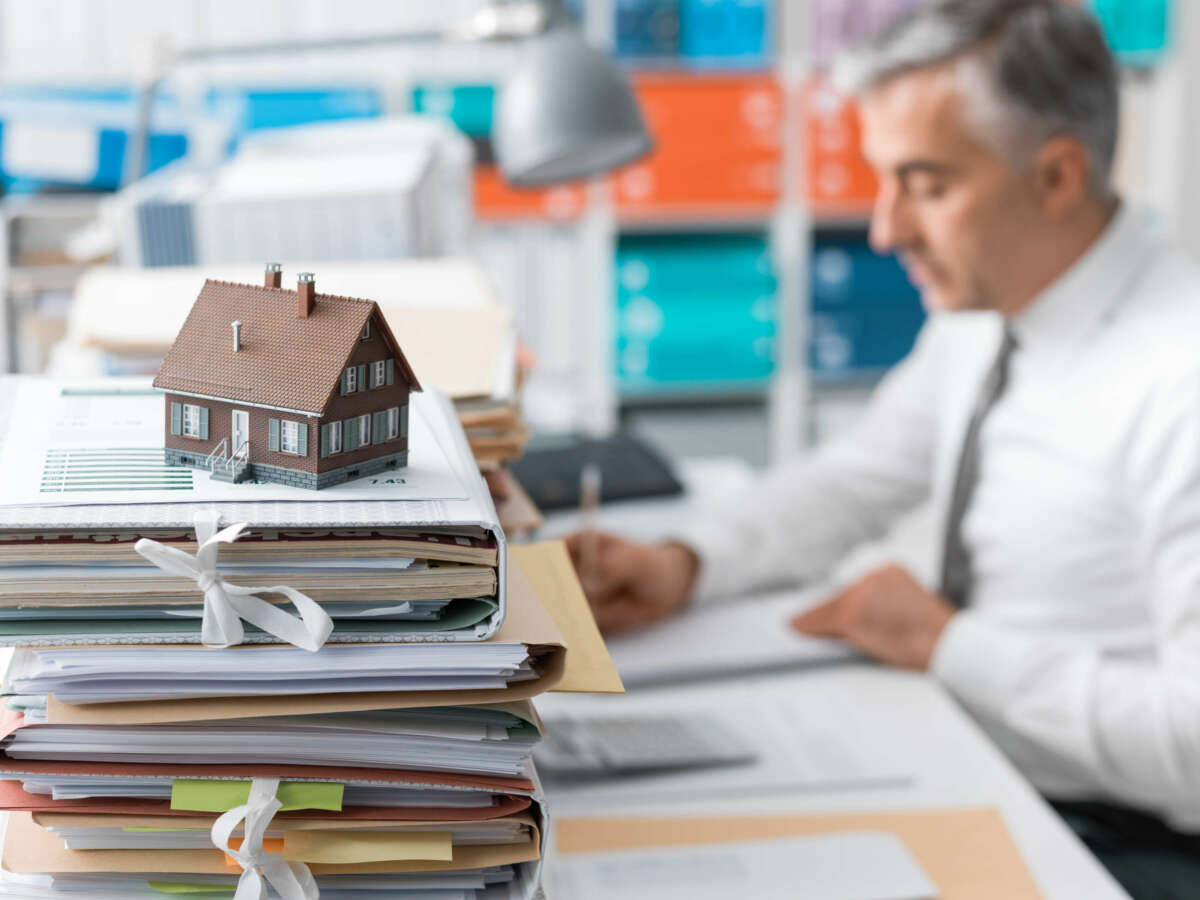 Para determinar si una hipoteca se considera Redal, los hipotecados pueden revisar su contrato de préstamo Foto: Envato