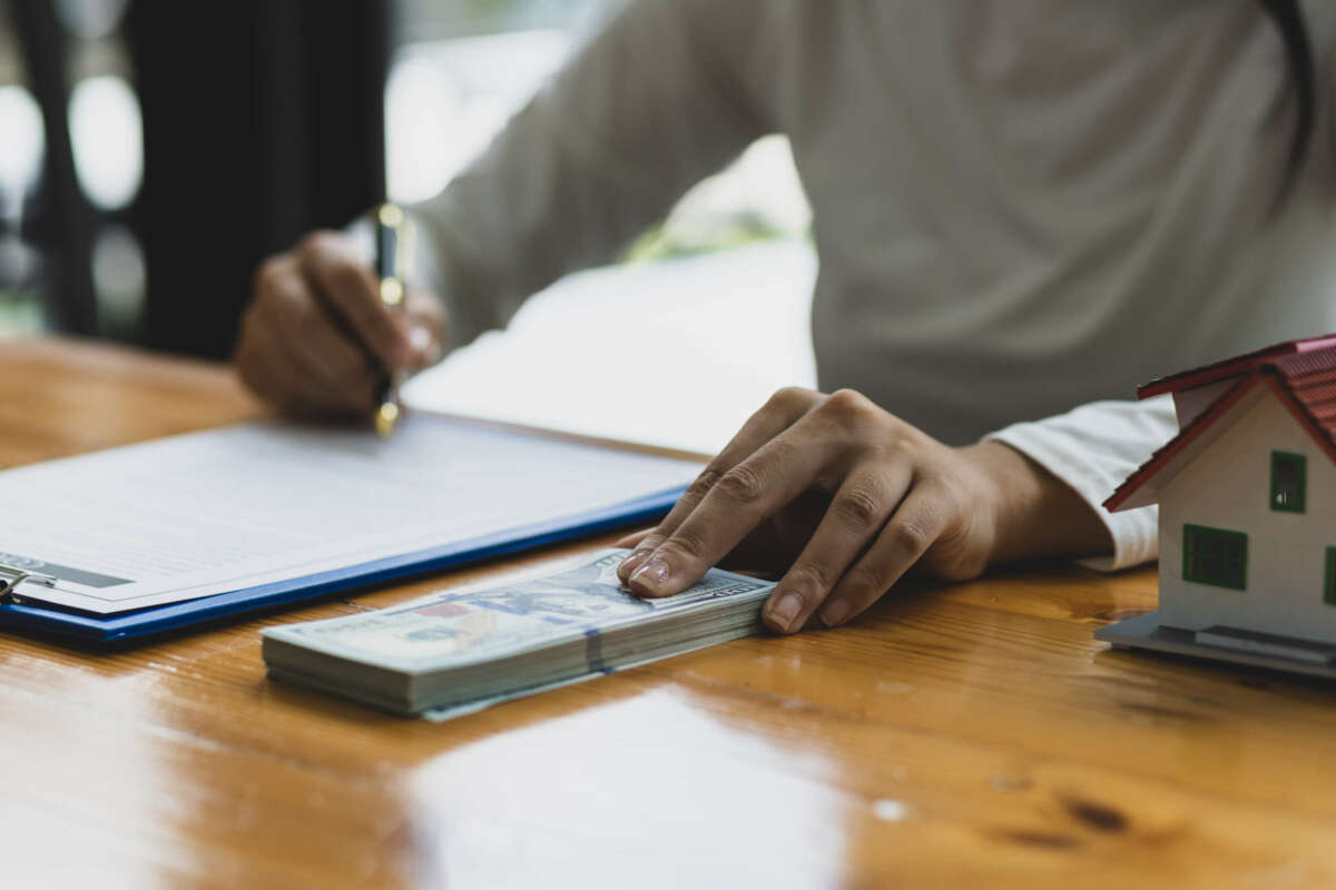 El banco letón BluOr Bank supera a la competencia con una impresionante subida desde el 0,15% TAE. Foto: Envato