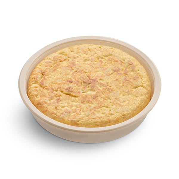 La tortilla de patata con cebolla lista para comer.