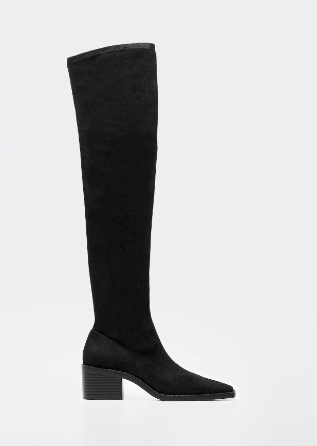Las botas de caña alta en color negro de Mango Outlet