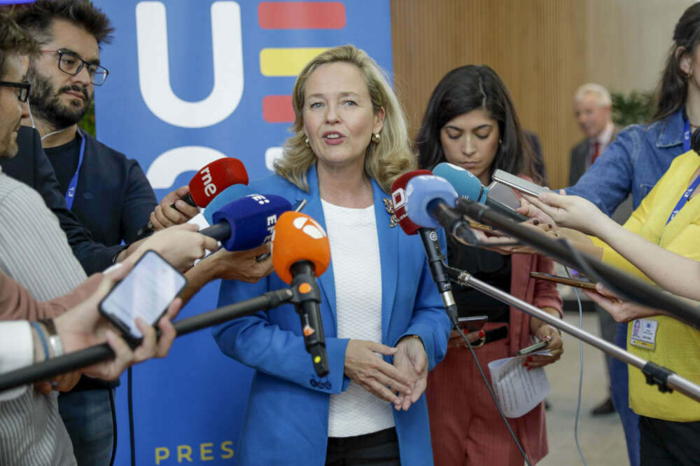 BRUSELAS, 19/09/2023.- La vicepresidenta en funciones del Gobierno de España, Nadia Calviño, hace declaraciones desde Bruselas, donde hoy se presentan en el Parlamento Europeo (PE) las prioridades de la presidencia española del Consejo de la Unión Europea. EFE/ Pablo Garrigós