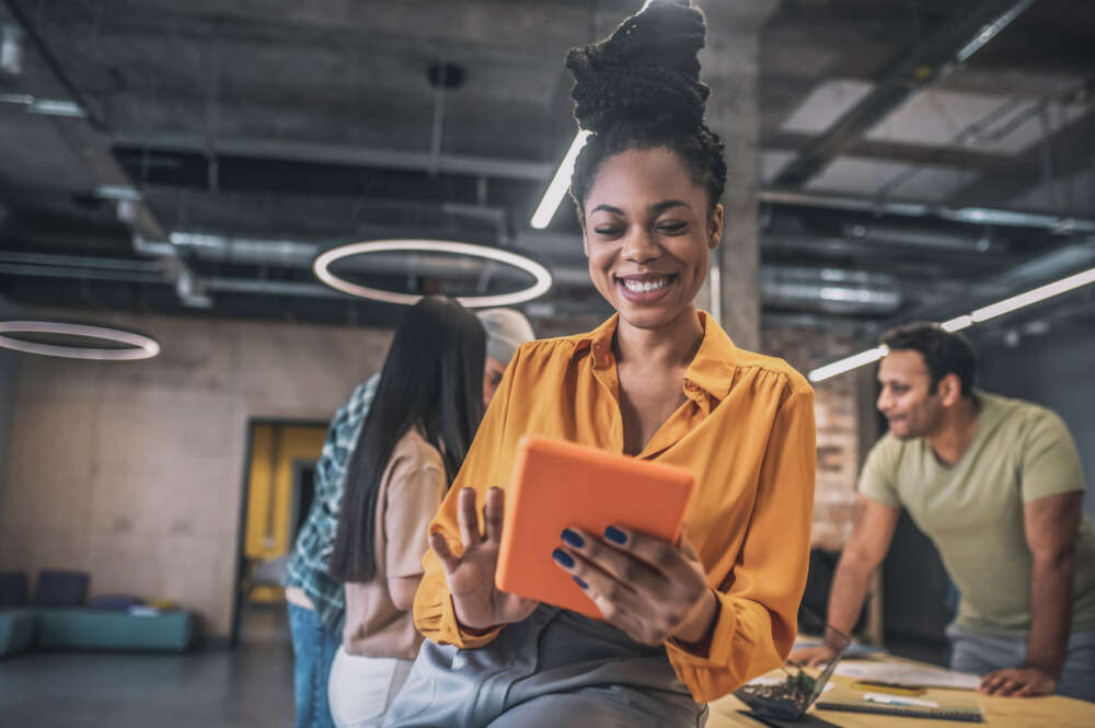 Banco Santander lidera la revolución digital bancaria con Gravity. Foto: Envato
