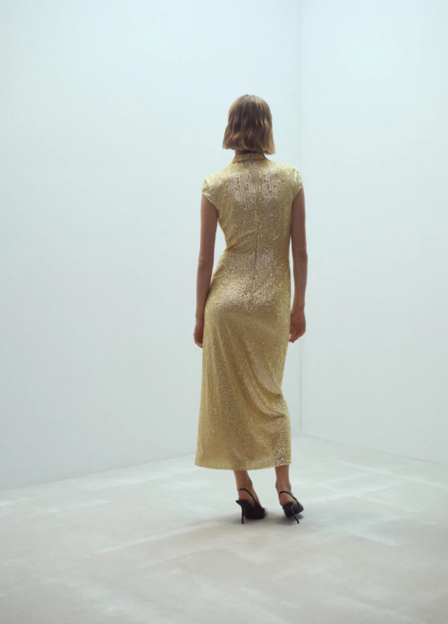 El vestido con bordado de lentejuelas de Mango en tono amarillo
