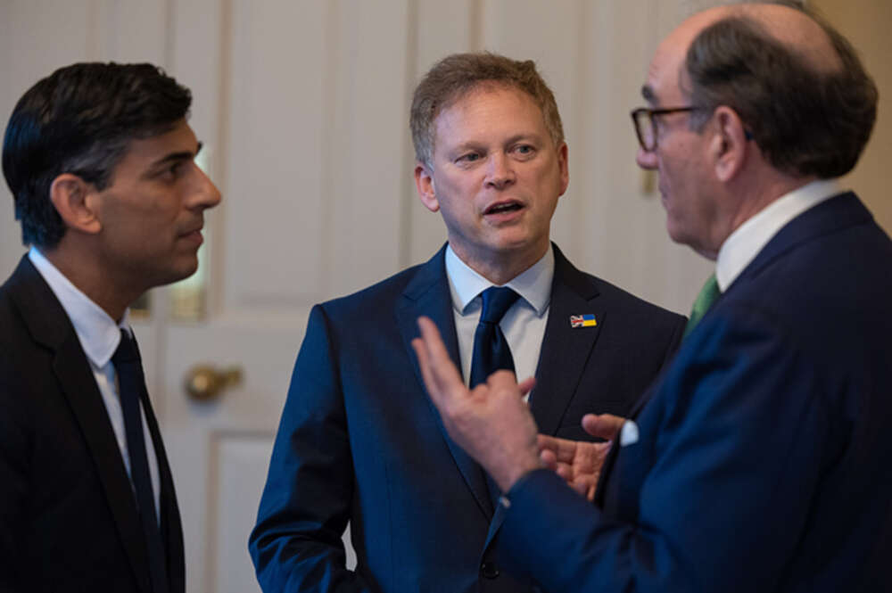 El presidente de Iberdrola, Ignacio Galán, junto al primer ministro británico, Rishi Sunak, y el secretario de Estado de Defensa del Reino Unido, Grant Shapps. Foto: Iberdrola.