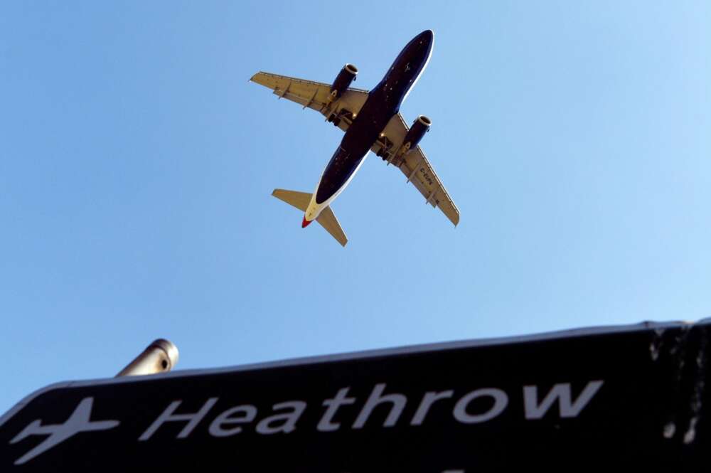 Cartel del aeropuerto de Heathrow. EFE