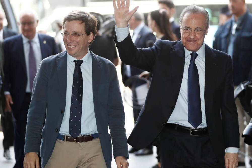 José Luis Martínez-Almeida, alcalde de Madrid, y Florentino Pérez, presidente del Real Madrid. Obra de los parkings del Bernabéu