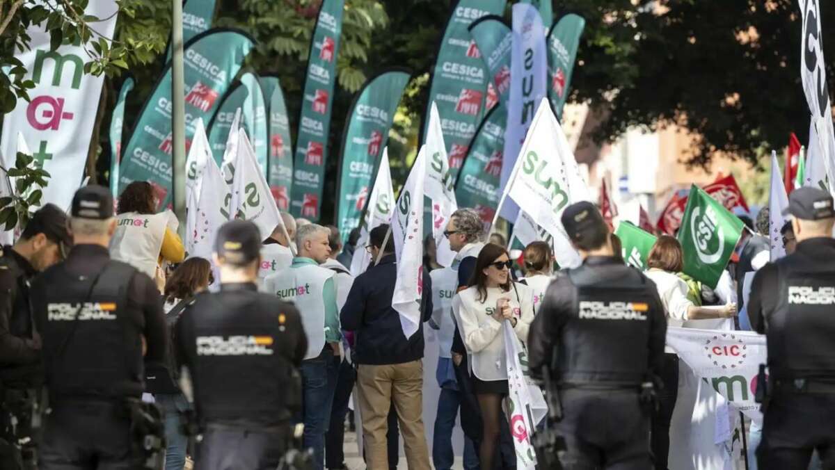 Concentración sindical de empleados de Unicaja Banco. Efe
