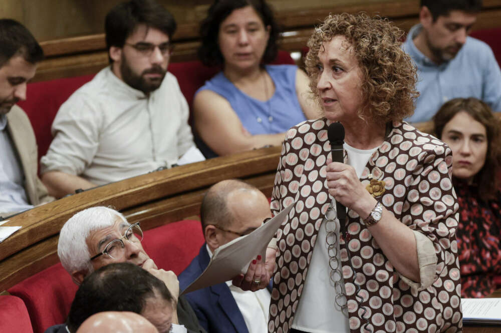 GRAFCAT1549. BARCELONA, 14/06/2023.- La nueva consellera de Territorio, Ester Capella, durante el pleno del Parlament en el que el Govern se somete a una nueva sesión de control. EFE/Quique García