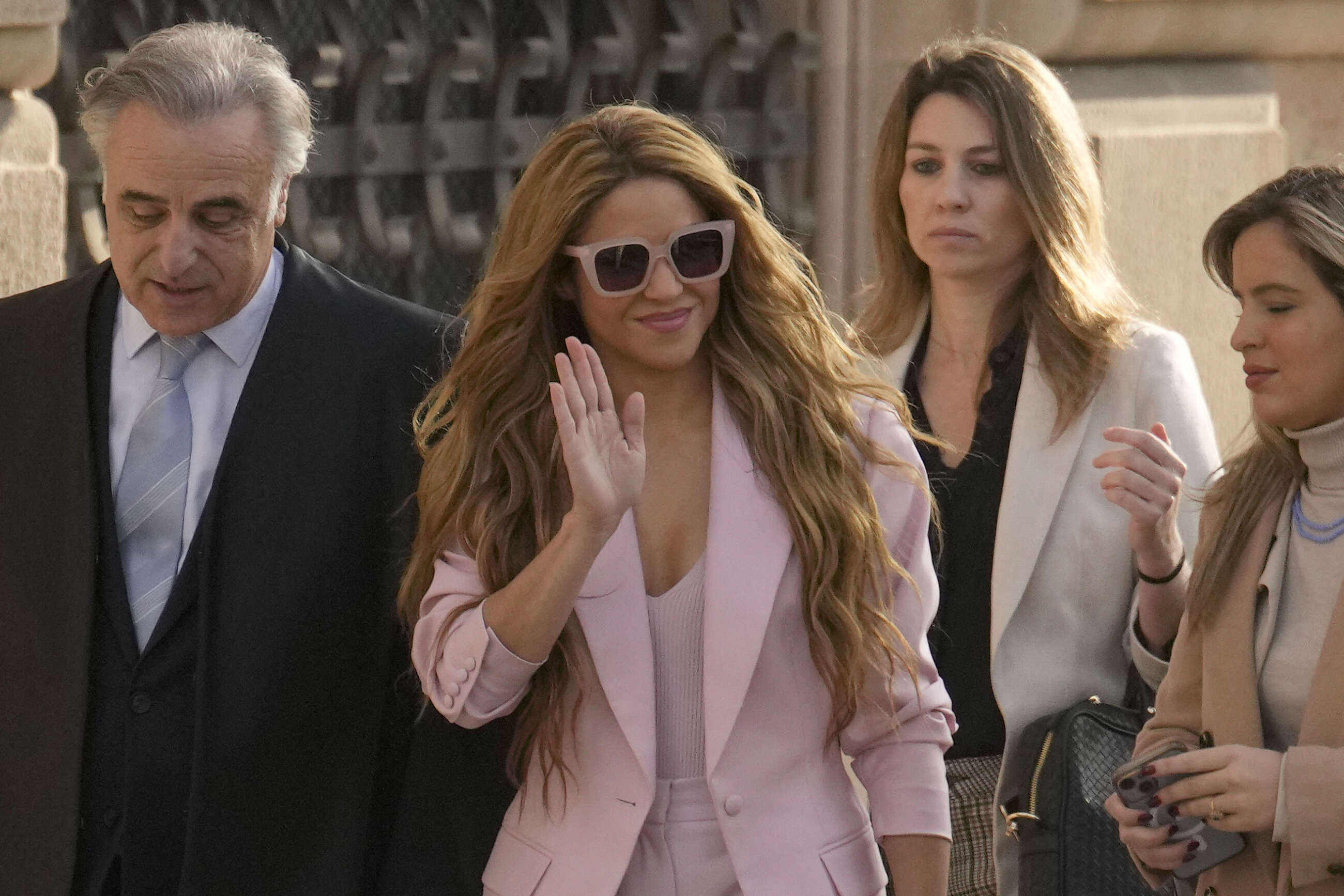 La cantante Shakira a su llegada a la Audiencia de Barcelona. EFE/Enric Fontcuberta