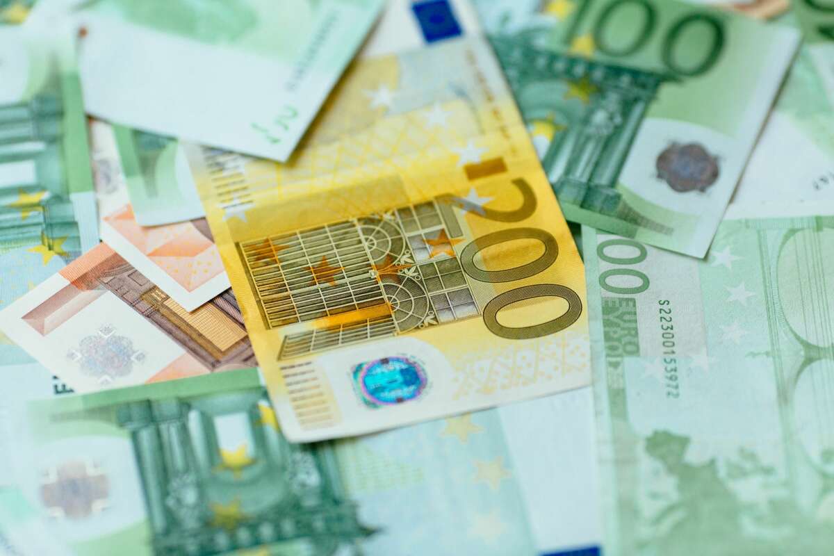 El decreto amplía los supuestos en los que algunos trabajadores deben domiciliar el pago de sus cuotas. autónomo. Foto: Freepik.