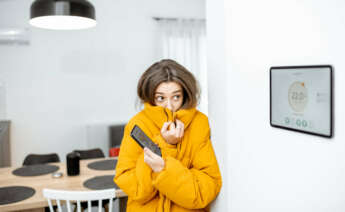 El secreto para ahorrar en calefacción: Cómo mejorar el aislamiento de tu hogar. Foto: Envato