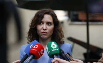 MADRID, 27/11/2023.- La presidenta de la Comunidad de Madrid, Isabel Díaz Ayuso, tras protagonizar un encuentro informativo organizado por el Círculo de Navarra, este lunes en Madrid. EFE/Javier Lizón