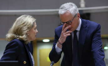 La ministra de Asuntos Económicos, Nadia Calviño, y el ministro de Economía francés Bruno Le Maire. Foto: EFE/EPA/OLIVIER HOSLET