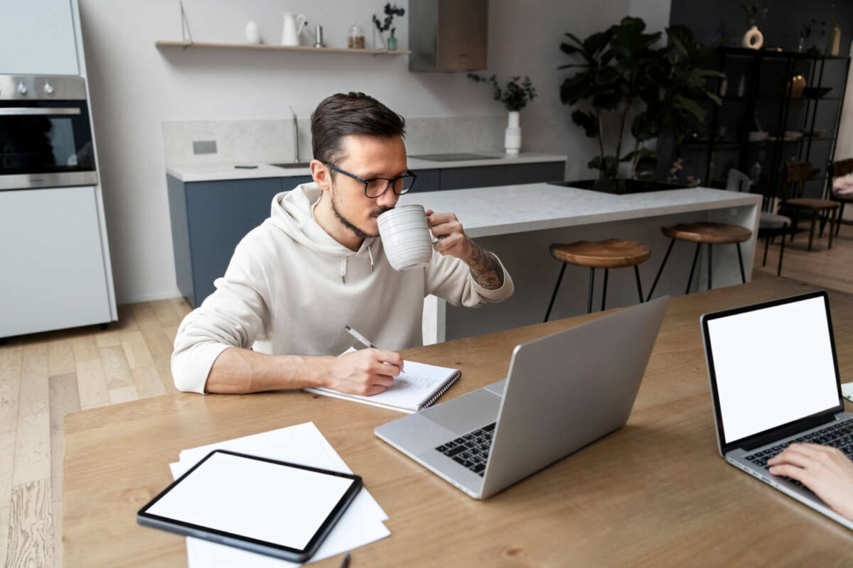 Existen diversas razones por las cuales un trabajador autónomo puede decidir darse de baja. Foto: Freepik