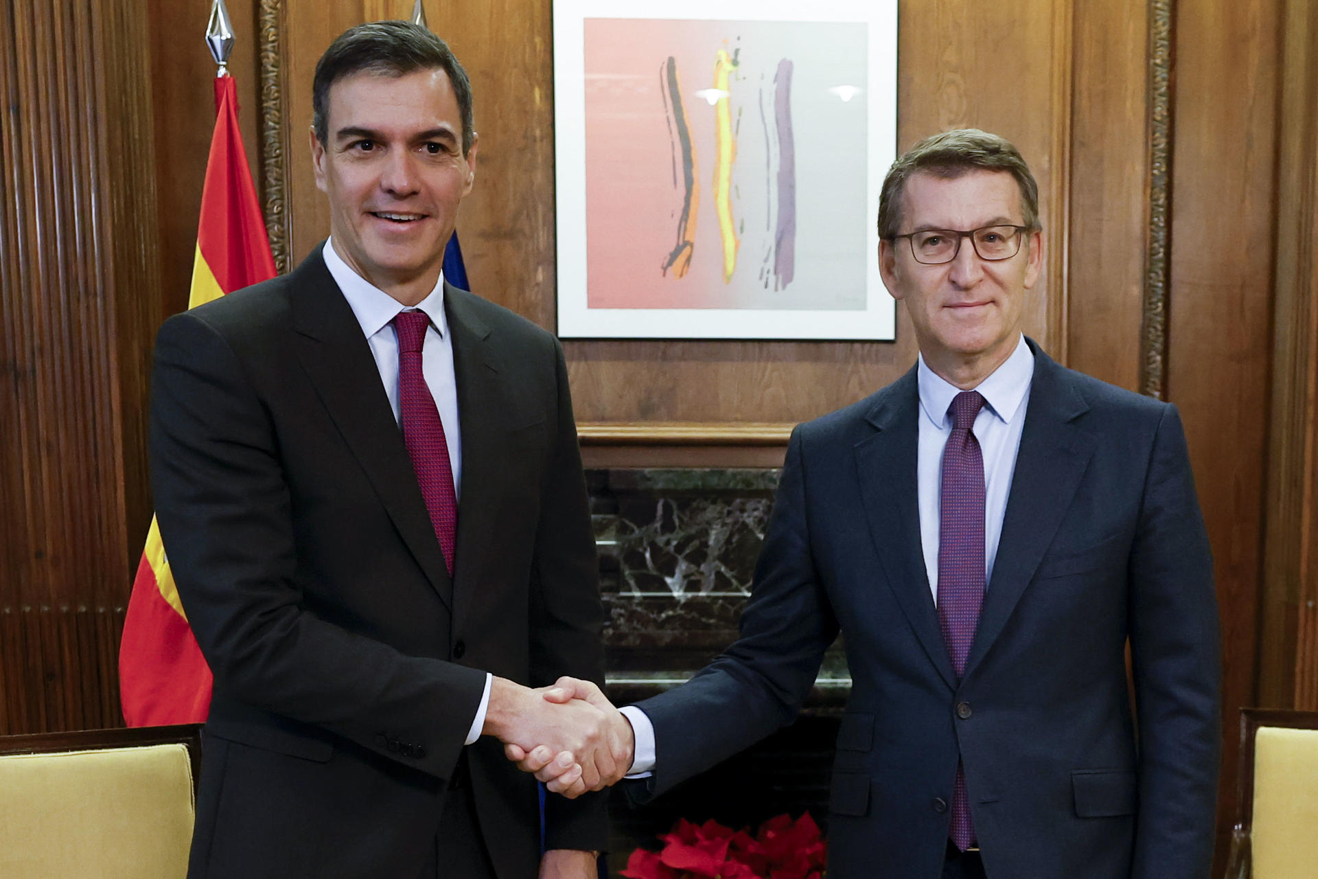 Sánchez y Feijóo, en una reunión en el Congreso de los Diputados