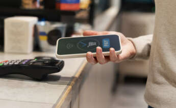 La tecnología NFC permite pagos a distancia. Imagen: Freepik.
