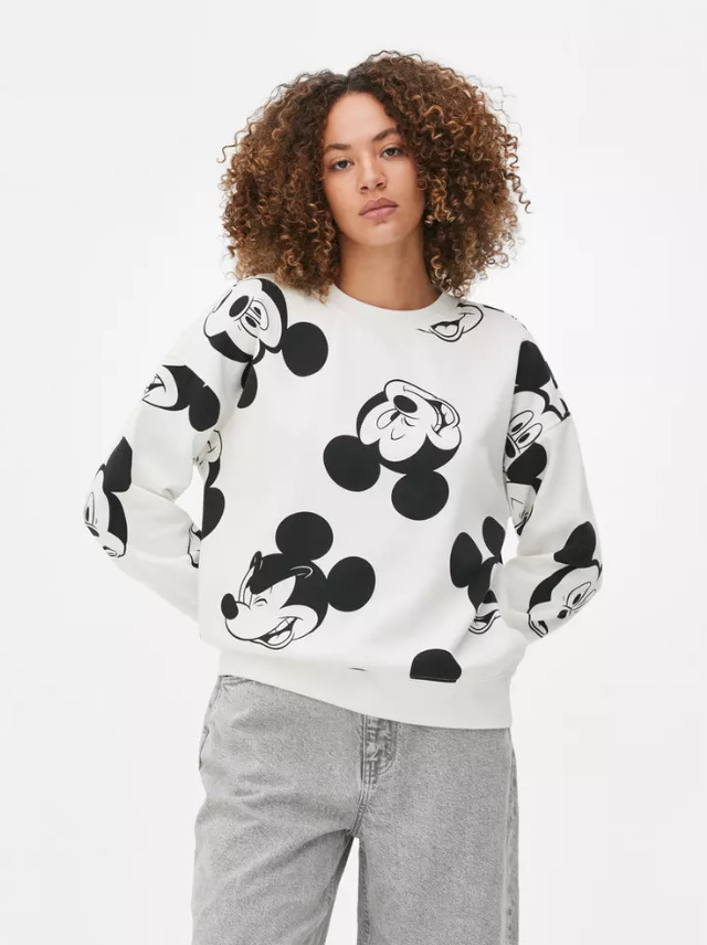 La sudadera para mujer de Primark con estampado de Disney