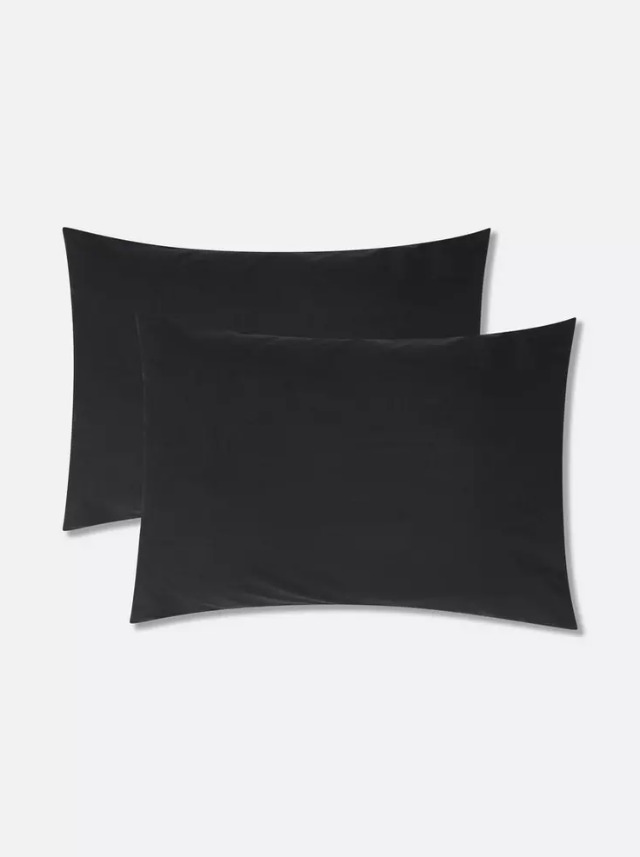 El pack de dos fundas de almohada de Primark en color negro