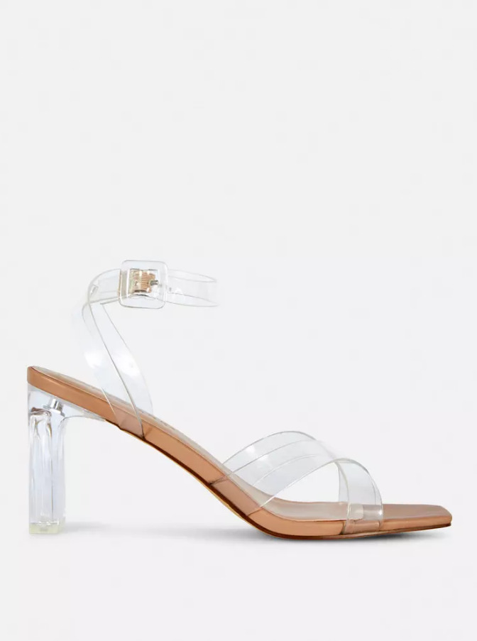 Los zapatos de Primark de tiras transparentes