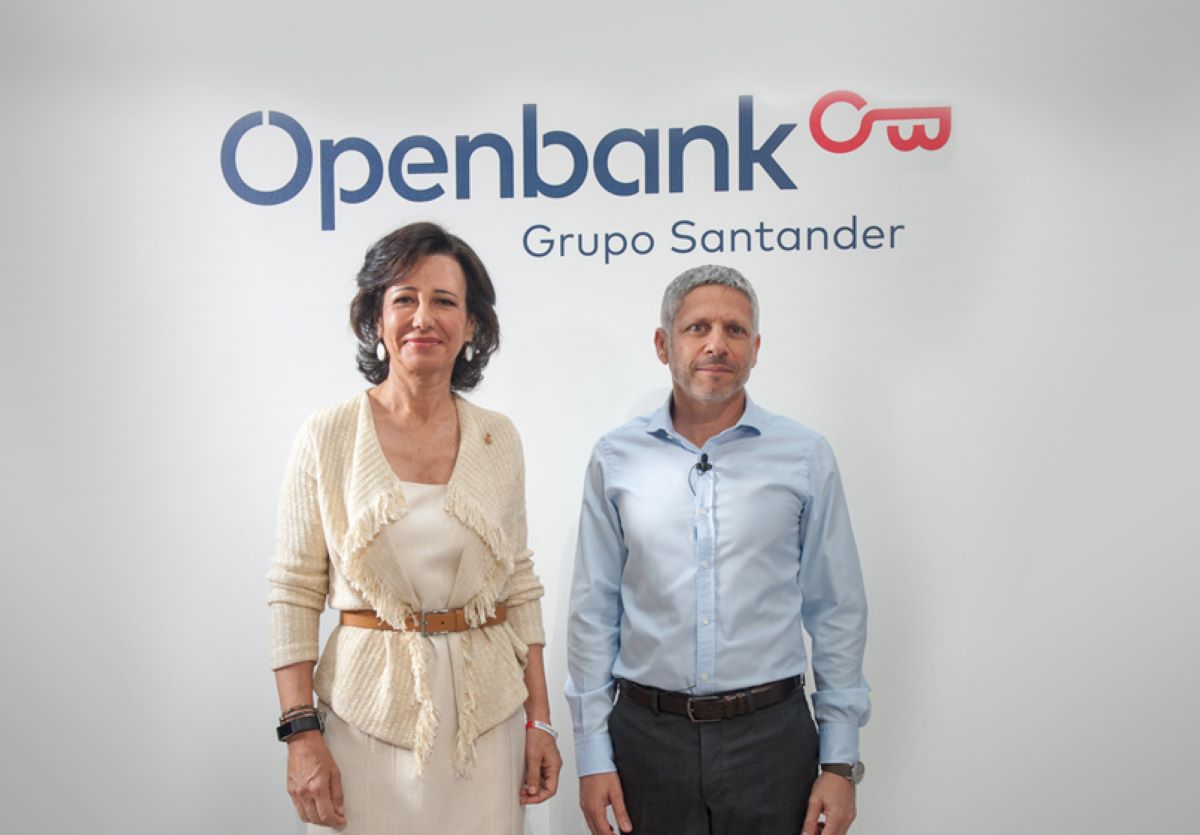 De izquierda a derecha, Ana Botín, presidenta del Santander, y Ezequiel Szafir, ex CEO de Openbank Santander
