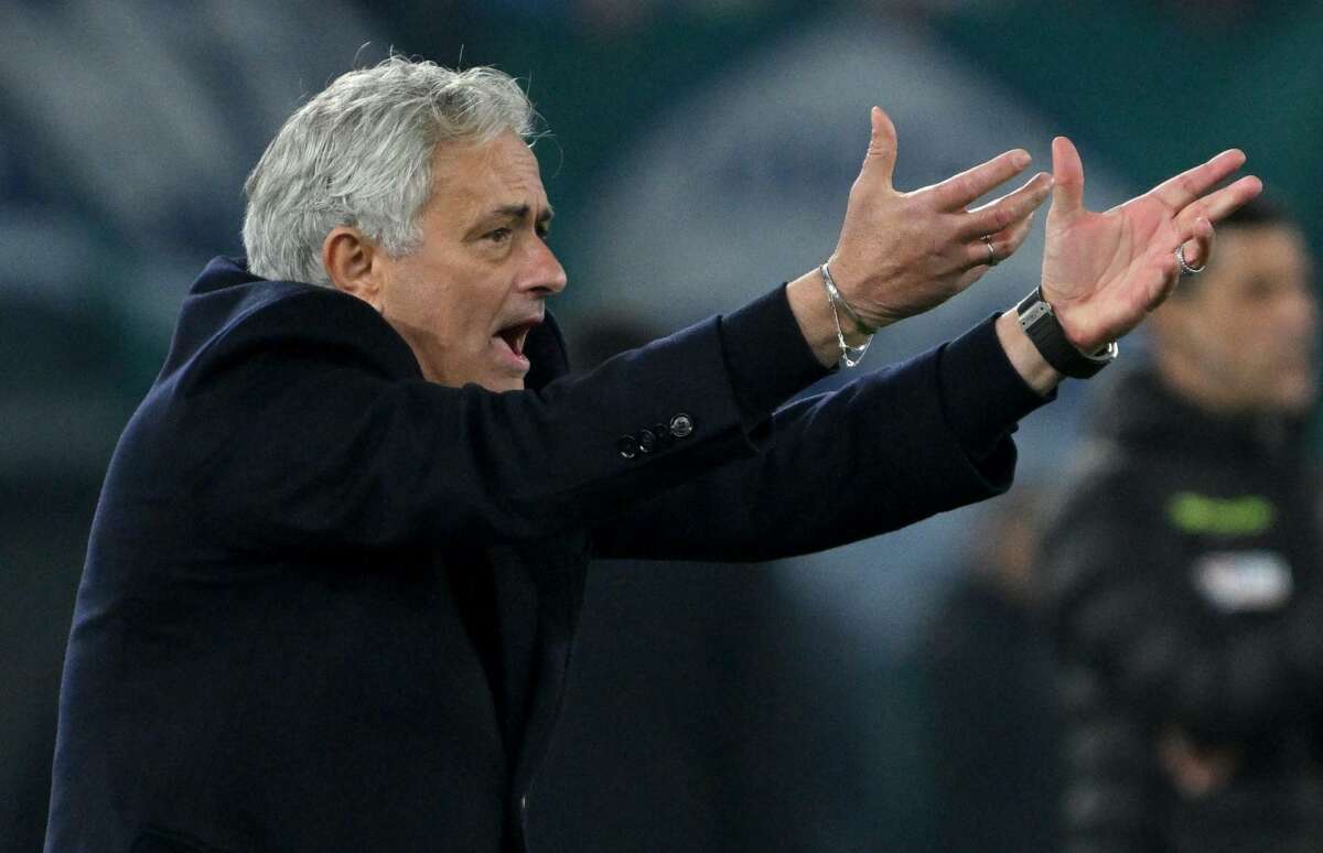 José Mourinho durante un partido con la AS Roma