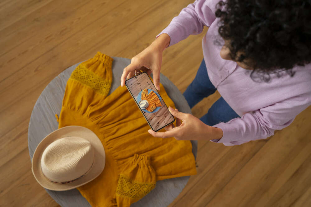 Las ventas por Internet han aumentado con la aparición de aplicaciones de compraventa como Wallapop o Vinted. Imagen: Freepik.