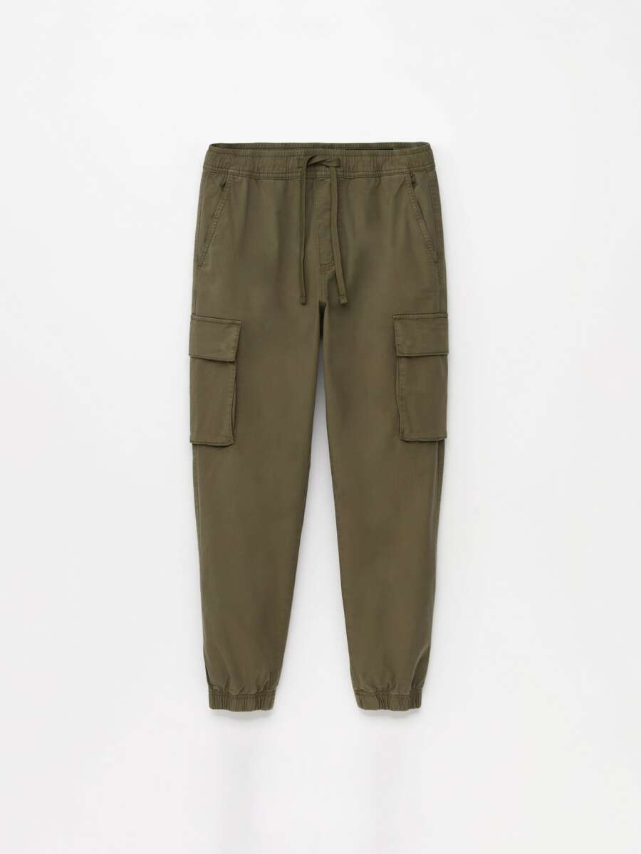 El pantalón jogger cargo de Lefties