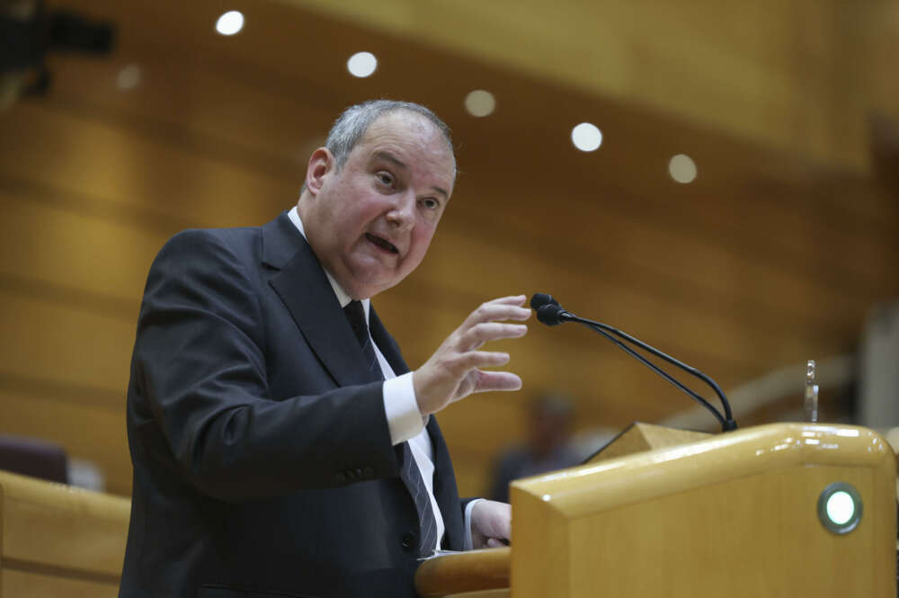 MADRID, 06/02/2024.- El ministro de Industria, Jordi Hereu, interviene en la sesión del control al Gobierno que celebra el pleno del Senado este martes. EFE/ Kiko Huesca