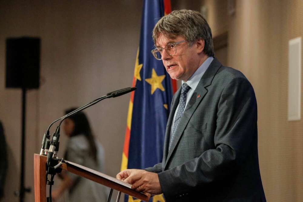 Carles Puigdemont durante una rueda de prensa en Bruselas | Foto de Junts