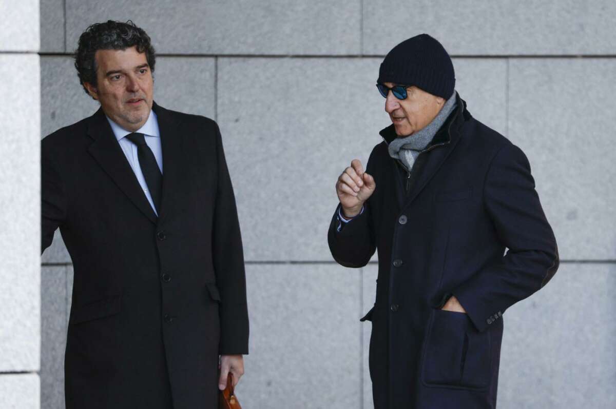 Juan Carlos Cueto, a su llegada a la Audiencia Nacional, investigado por el caso Koldo, el 28 de febrero. Foto: EFE.