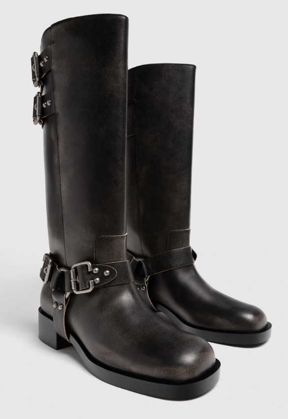 Las botas estilo motero de las rebajas de Stradivarius