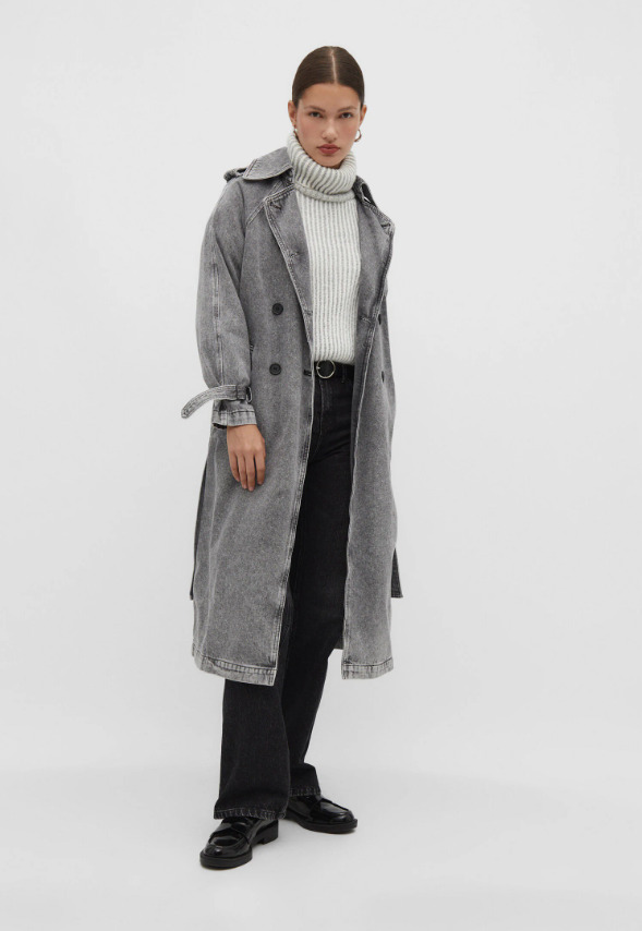 El trench denim de Stradivarius