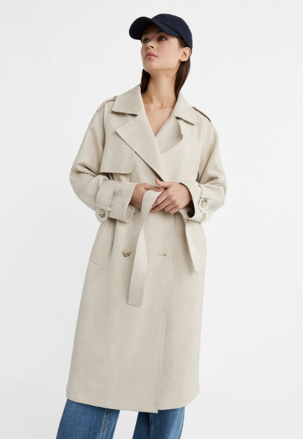 La gabardina de Stradivarius estilo trench